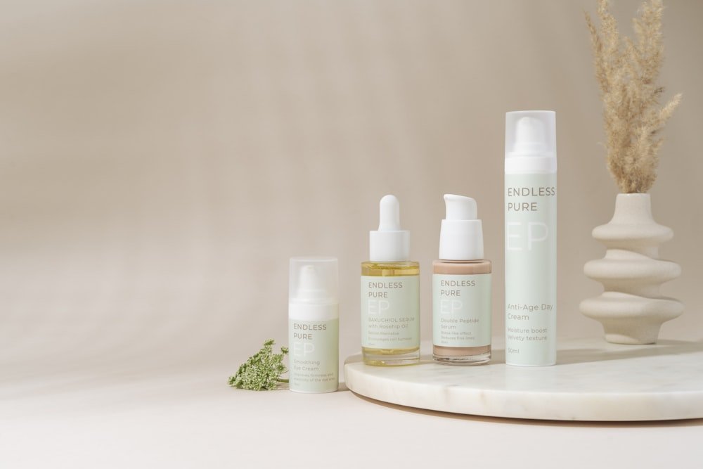 Linha de produtos cosméticos organizados para revenda